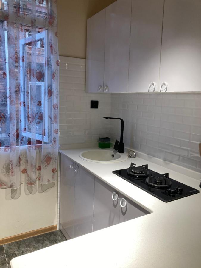 Apartment Kostava 10 Batumi Bagian luar foto