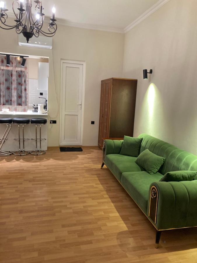 Apartment Kostava 10 Batumi Bagian luar foto