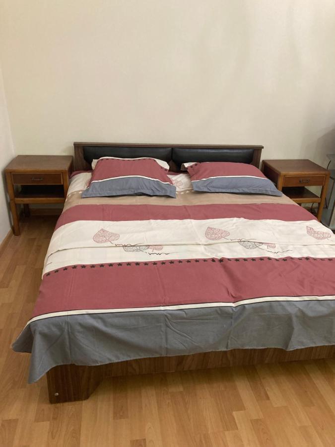 Apartment Kostava 10 Batumi Bagian luar foto