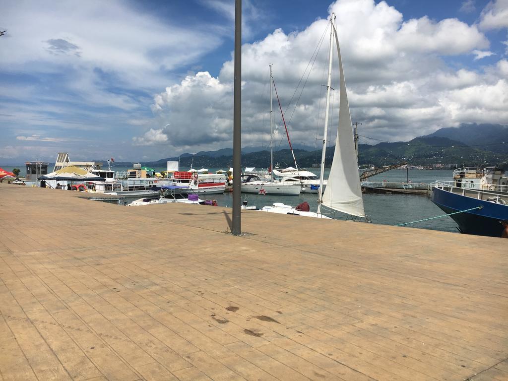 Apartment Kostava 10 Batumi Bagian luar foto
